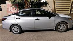 نيسان فيرسا